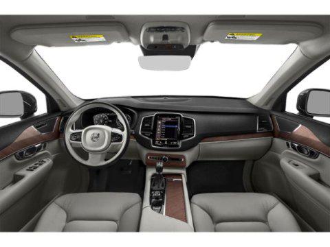 2022 Volvo XC90 T5 Momentum 7 Passenger