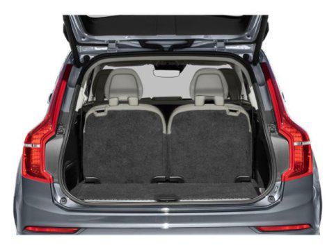 2022 Volvo XC90 T5 Momentum 7 Passenger