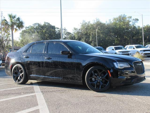 2022 Chrysler 300 Touring