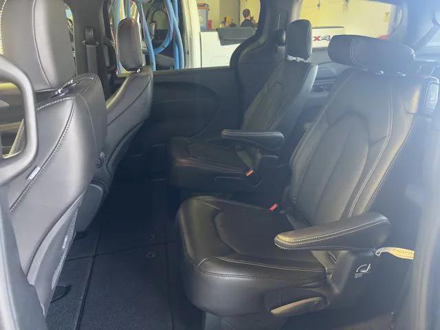 2025 Chrysler Pacifica PACIFICA SELECT