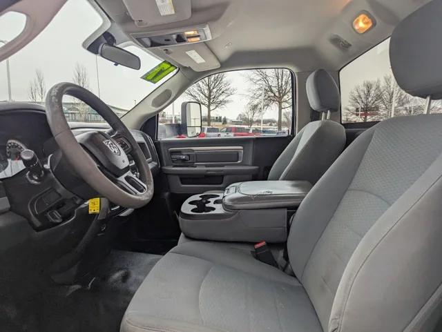 2017 RAM 3500 Chassis Tradesman/SLT