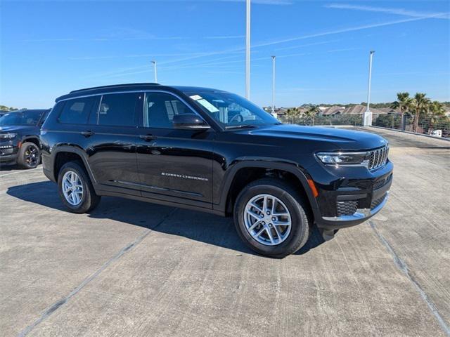 2025 Jeep Grand Cherokee GRAND CHEROKEE L LAREDO X 4X4
