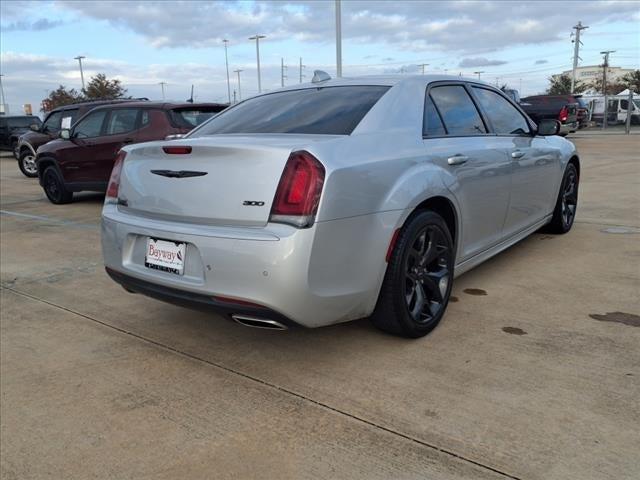 2023 Chrysler 300 Touring L