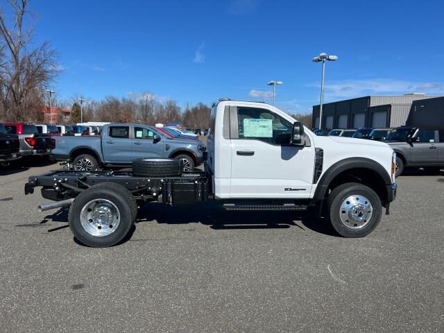 2024 Ford 600 XLT