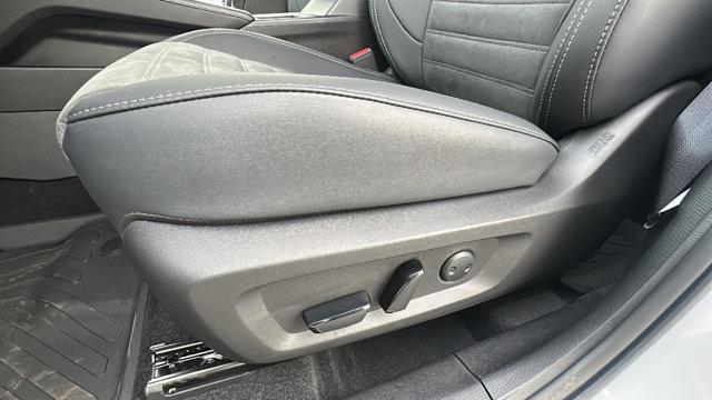 2025 Mitsubishi Outlander PHEV SE S-AWC