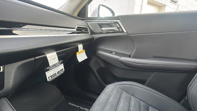 2025 Mitsubishi Outlander PHEV SE S-AWC
