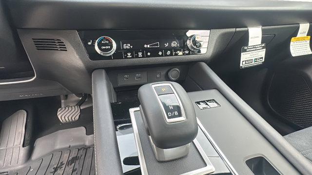 2025 Mitsubishi Outlander PHEV SE S-AWC