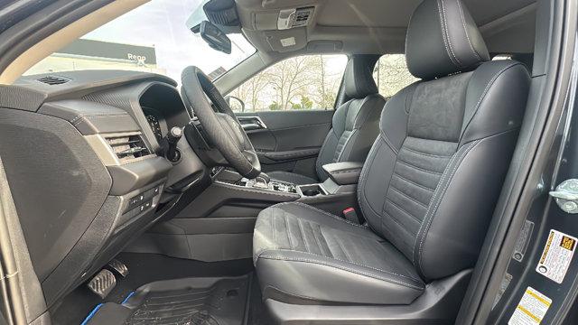 2025 Mitsubishi Outlander PHEV SE S-AWC