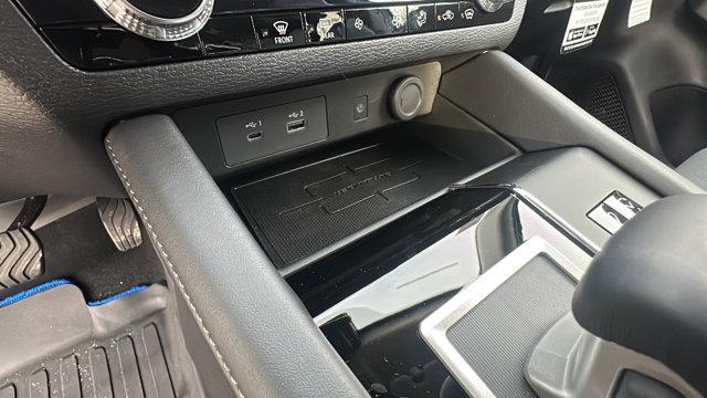 2025 Mitsubishi Outlander PHEV SE S-AWC