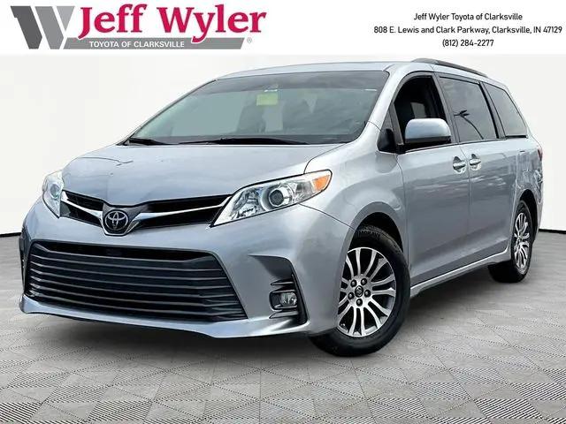 2018 Toyota Sienna XLE 8 Passenger for sale in Clarksville, IN