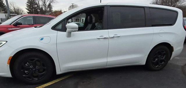 2022 Chrysler Pacifica Hybrid Limited