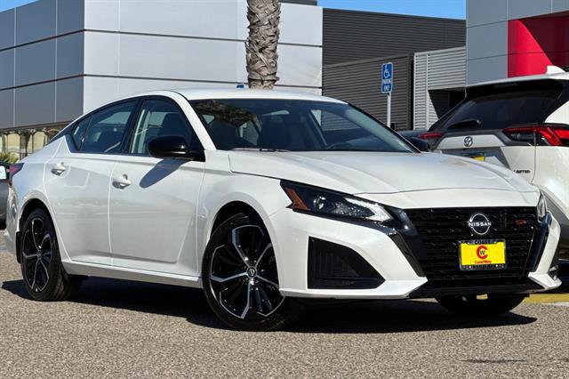 2025 Nissan Altima SR FWD