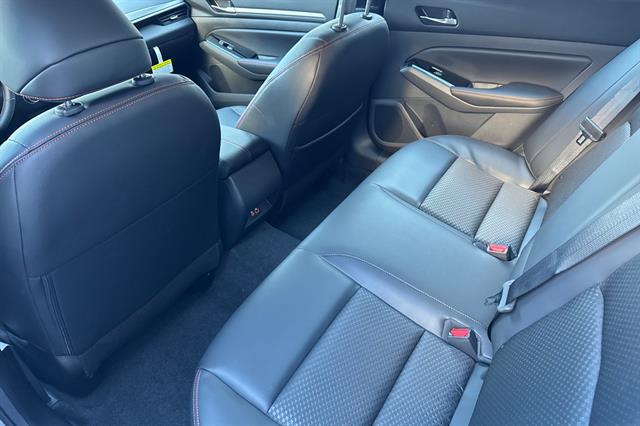 2025 Nissan Altima SR FWD