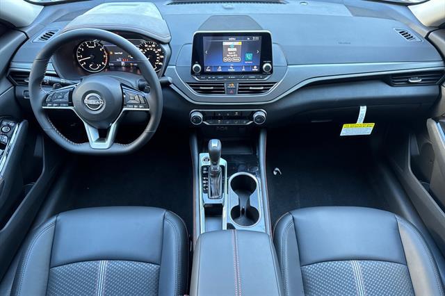 2025 Nissan Altima SR FWD