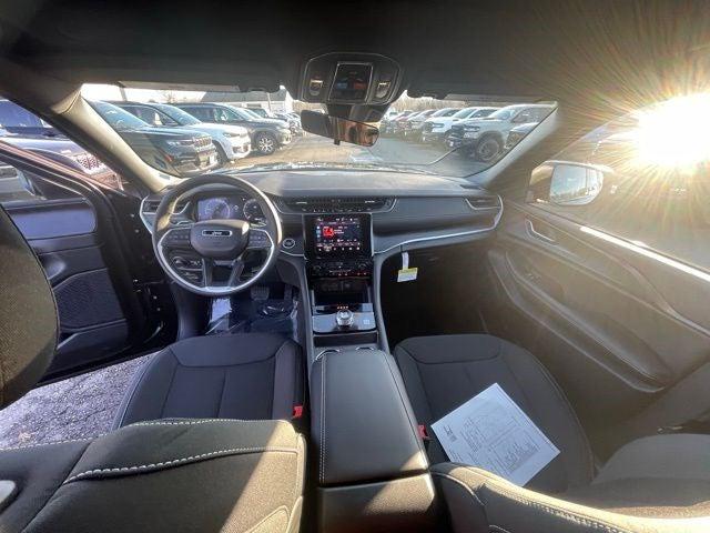 2025 Jeep Grand Cherokee GRAND CHEROKEE LAREDO X 4X4