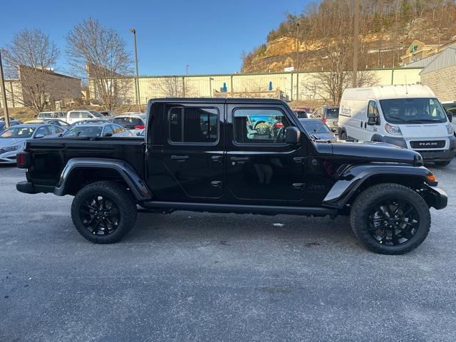 2025 Jeep Gladiator GLADIATOR NIGHTHAWK 4X4