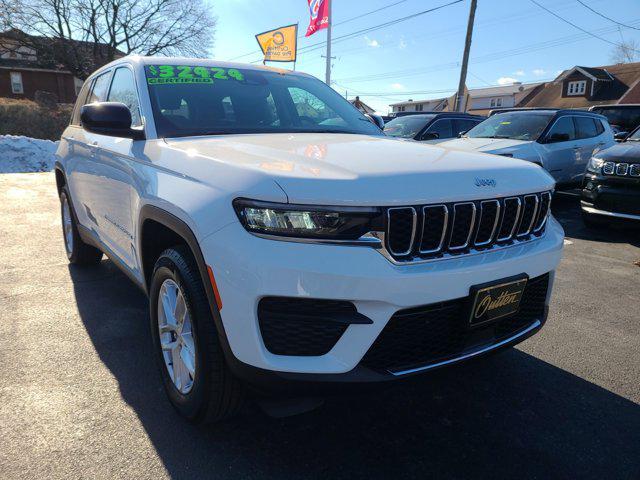 2023 Jeep Grand Cherokee Laredo 4x4