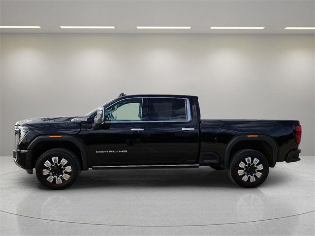 2024 GMC Sierra 2500HD 4WD Crew Cab Standard Bed Denali