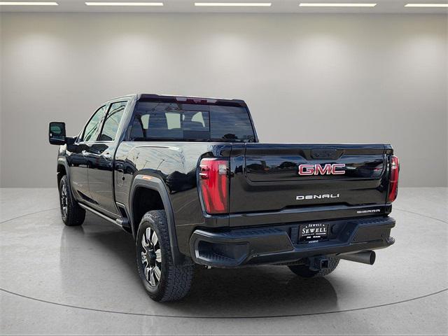 2024 GMC Sierra 2500HD 4WD Crew Cab Standard Bed Denali