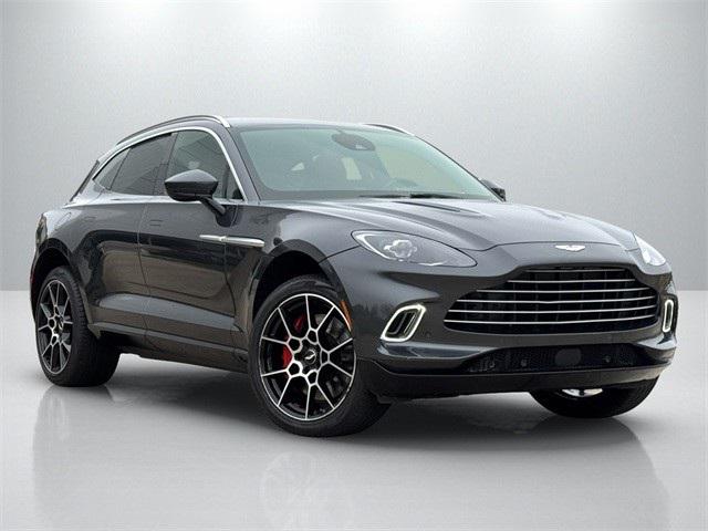 2021 Aston Martin DBX Base's photo