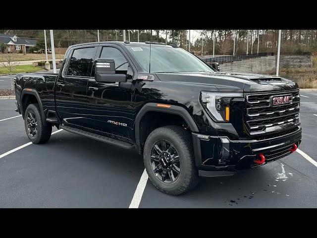 2024 GMC Sierra 2500HD 4WD Crew Cab Standard Bed AT4