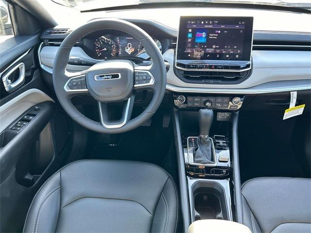 2025 Jeep Compass COMPASS LIMITED 4X4