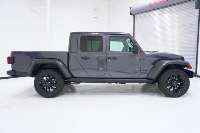 2025 Jeep Gladiator GLADIATOR NIGHTHAWK 4X4