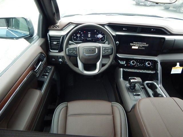 2024 GMC Sierra 1500 4WD Crew Cab Short Box Denali