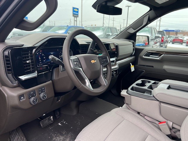 2025 Chevrolet Silverado 1500 4WD Crew Cab Standard Bed LT