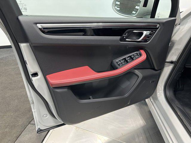 2025 Porsche Macan Macan