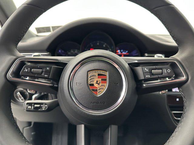 2025 Porsche Macan Macan