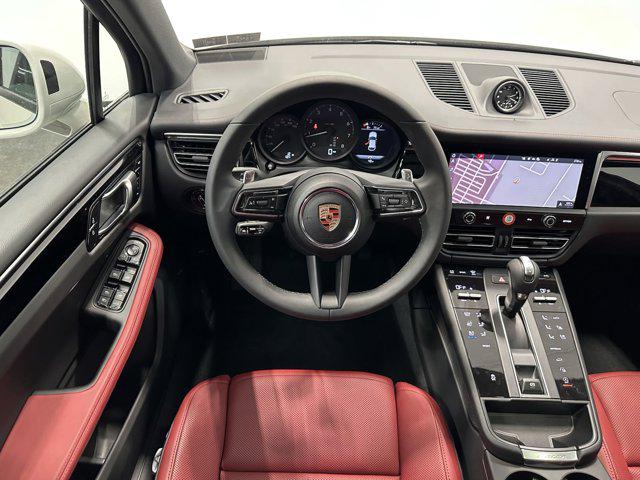2025 Porsche Macan Macan