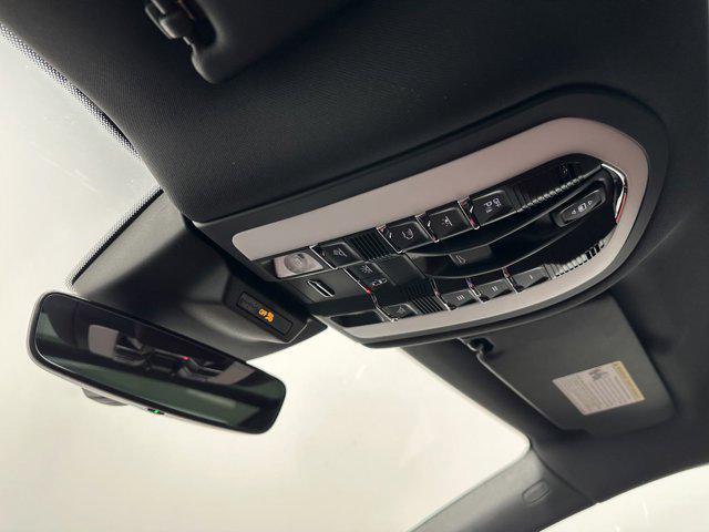 2025 Porsche Macan Macan