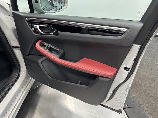 2025 Porsche Macan Macan