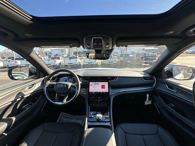 2025 Jeep Grand Cherokee GRAND CHEROKEE OVERLAND 4X4
