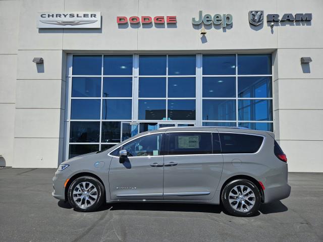 2025 Chrysler Pacifica Hybrid PACIFICA PLUG-IN HYBRID PINNACLE