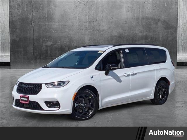 2025 Chrysler Pacifica Hybrid PACIFICA PLUG-IN HYBRID S APPEARANCE