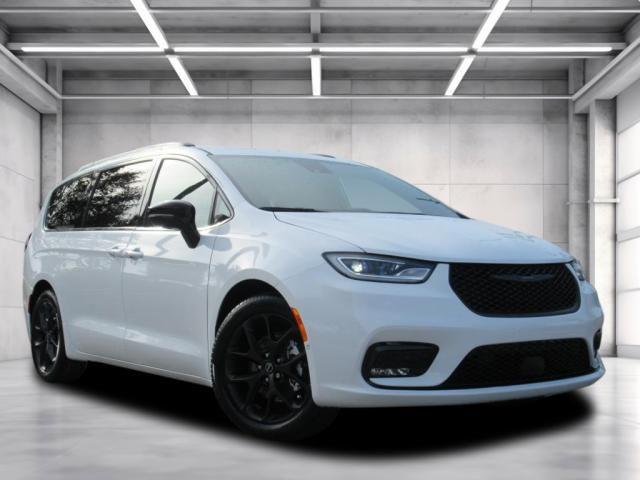 2025 Chrysler Pacifica PACIFICA LIMITED