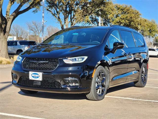 2025 Chrysler Pacifica PACIFICA LIMITED