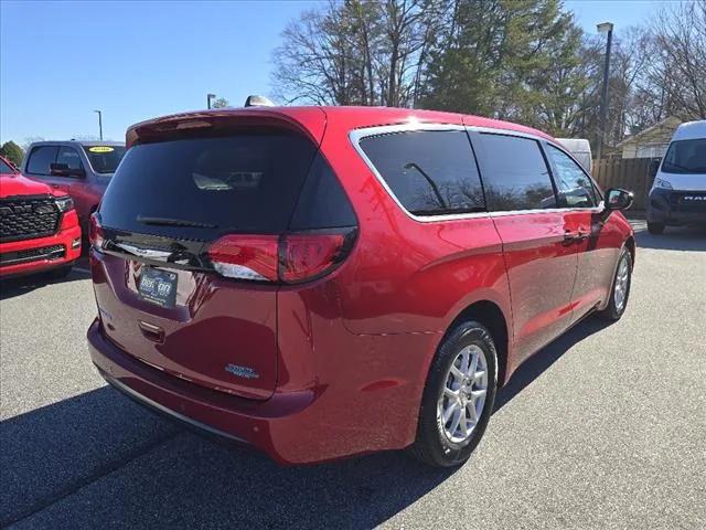 2025 Chrysler Voyager VOYAGER