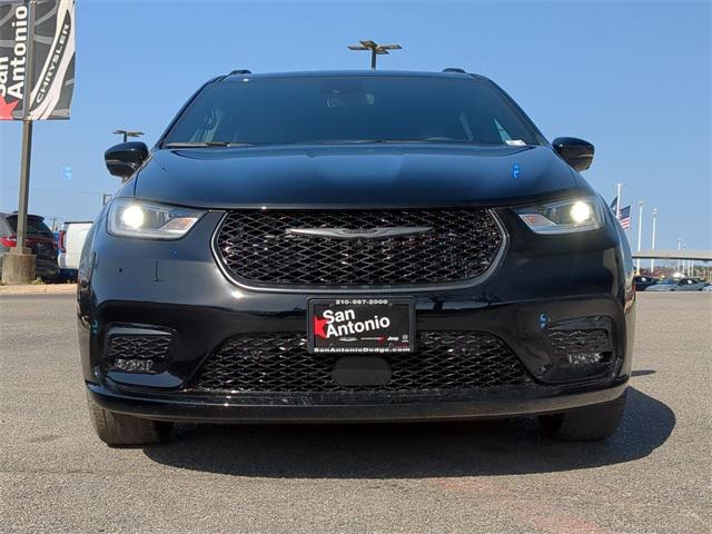 2025 Chrysler Pacifica PACIFICA LIMITED
