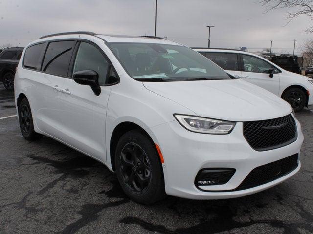 2025 Chrysler Pacifica Hybrid PACIFICA PLUG-IN HYBRID S APPEARANCE