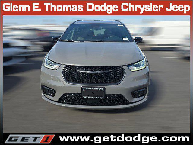 2025 Chrysler Pacifica Hybrid PACIFICA PLUG-IN HYBRID S APPEARANCE