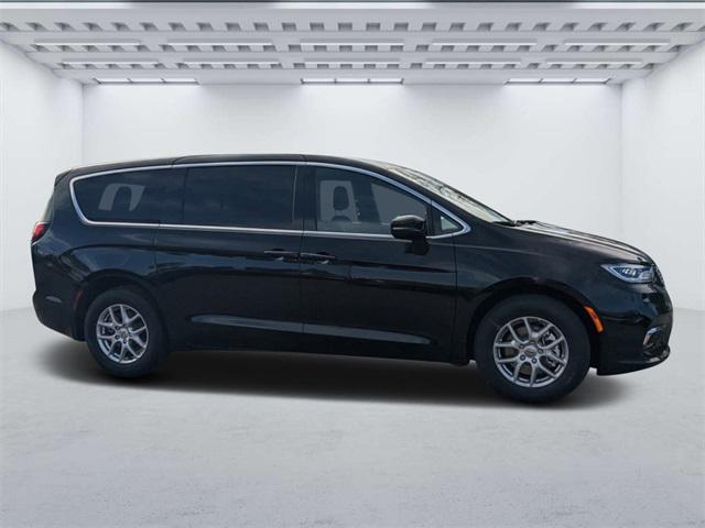 2025 Chrysler Pacifica PACIFICA SELECT