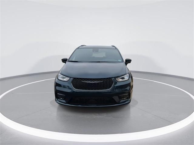 2025 Chrysler Pacifica Hybrid PACIFICA PLUG-IN HYBRID S APPEARANCE