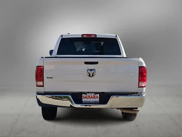 2022 Ram 1500 Classic SLT Crew Cab 4x2 5'7" Box