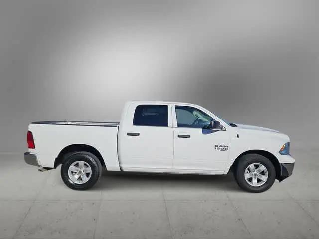 2022 Ram 1500 Classic SLT Crew Cab 4x2 5'7" Box