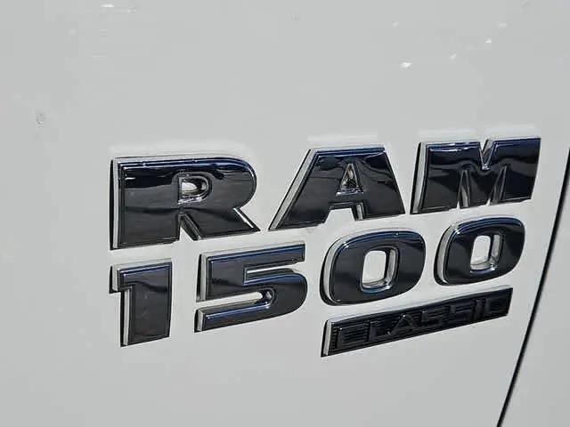 2022 Ram 1500 Classic SLT Crew Cab 4x2 5'7" Box