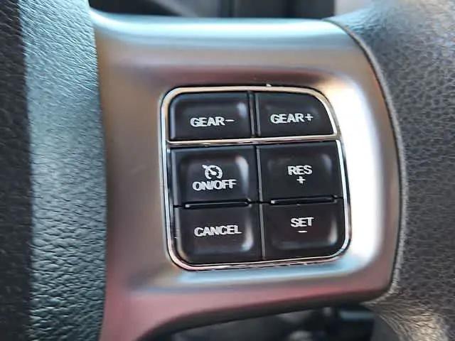 2022 Ram 1500 Classic SLT Crew Cab 4x2 5'7" Box