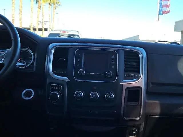 2022 Ram 1500 Classic SLT Crew Cab 4x2 5'7" Box